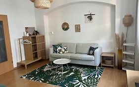 Grünspecht am Klein Venedig, zentral mit Balkon, Arbeitsplatz, Küche, Badewanne etc